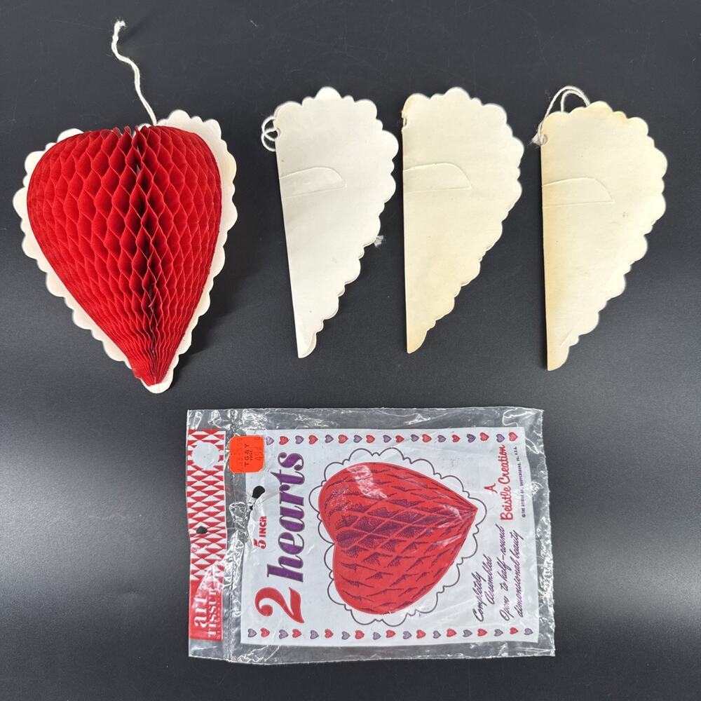 Vintage Hanging Valentines Day Beistle Honeycomb Art Tissue Red Hearts Lot of 4